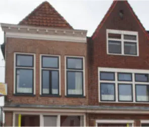 Huis met gevel met rechte kroonlijst